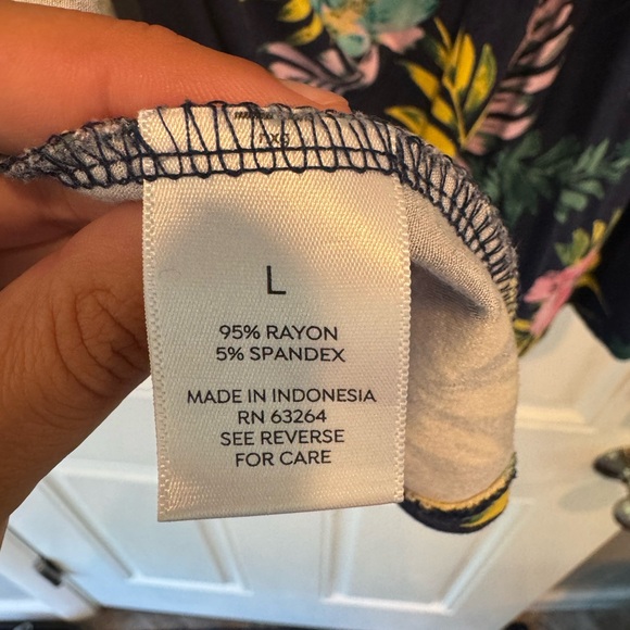 Westport Women’s Floral Blouse - Picture 4 of 5